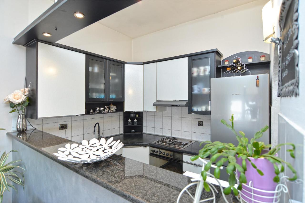 Apartment Mirela 2145 Fažana Eksteriør billede