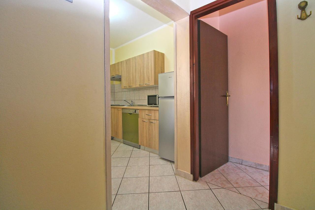 Apartment Mirela 2145 Fažana Eksteriør billede