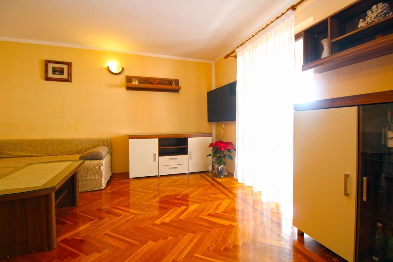 Apartment Mirela 2145 Fažana Eksteriør billede