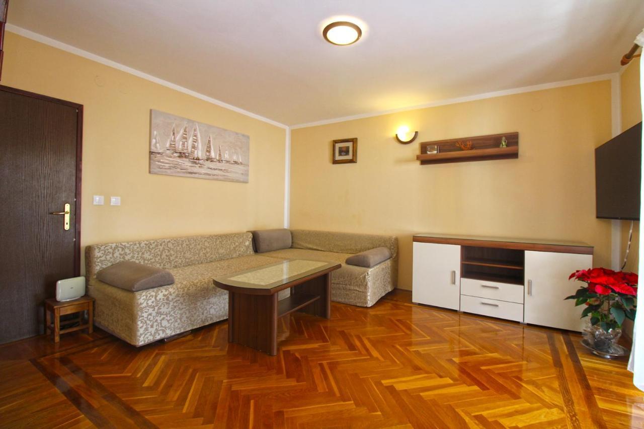 Apartment Mirela 2145 Fažana Eksteriør billede