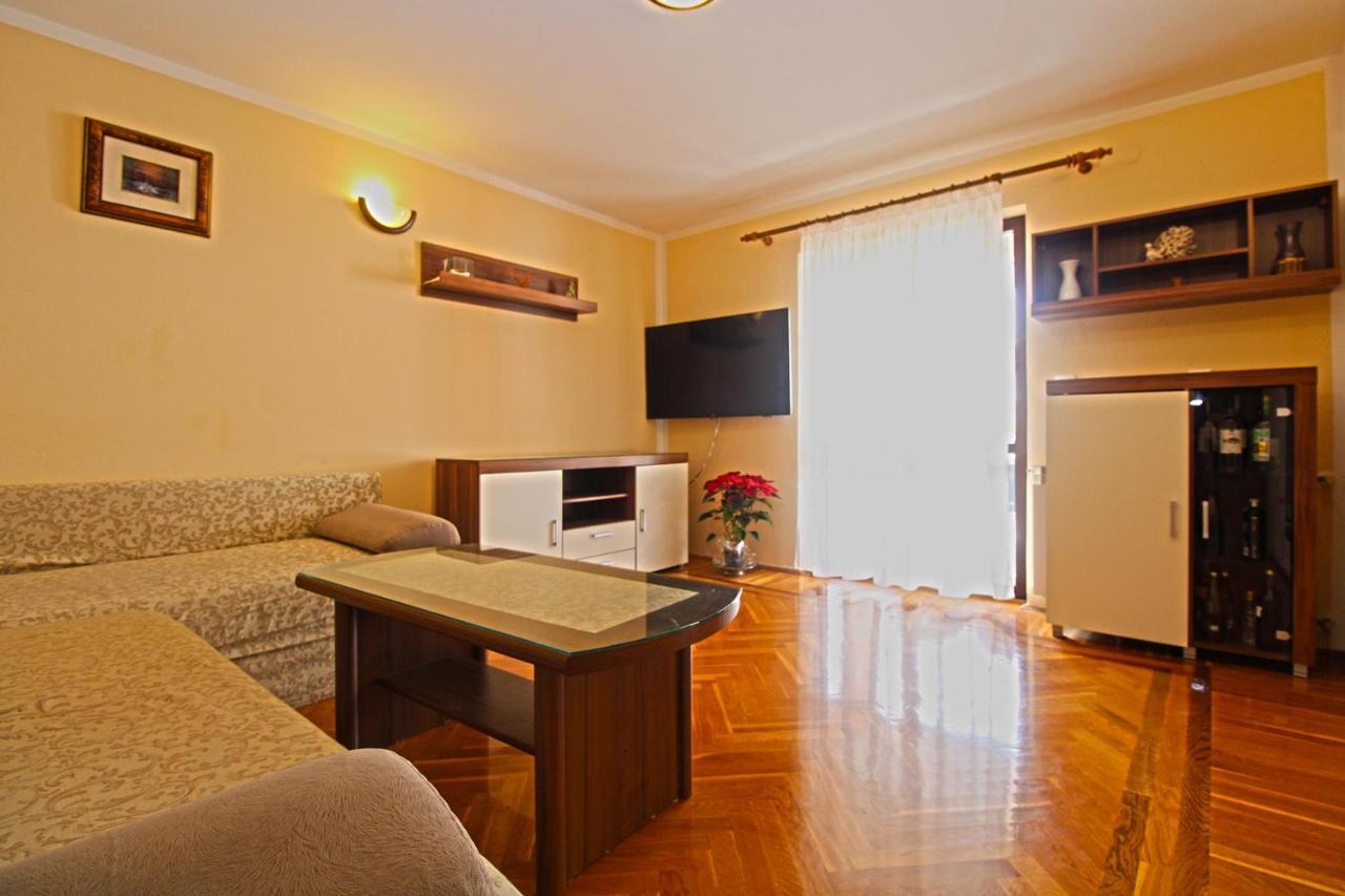 Apartment Mirela 2145 Fažana Eksteriør billede