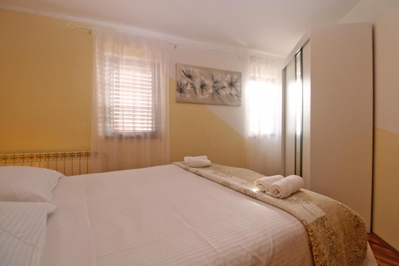 Apartment Mirela 2145 Fažana Eksteriør billede