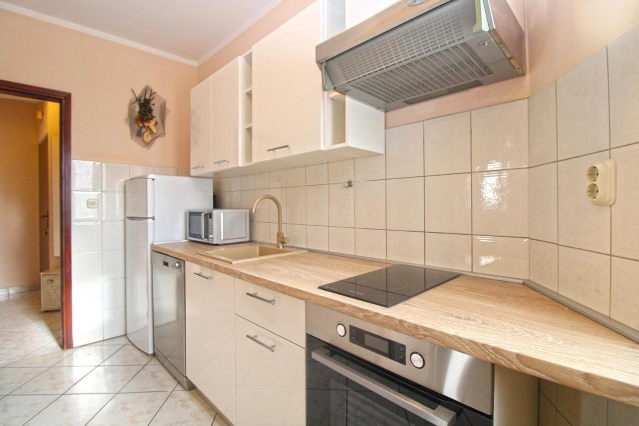 Apartment Mirela 2145 Fažana Eksteriør billede