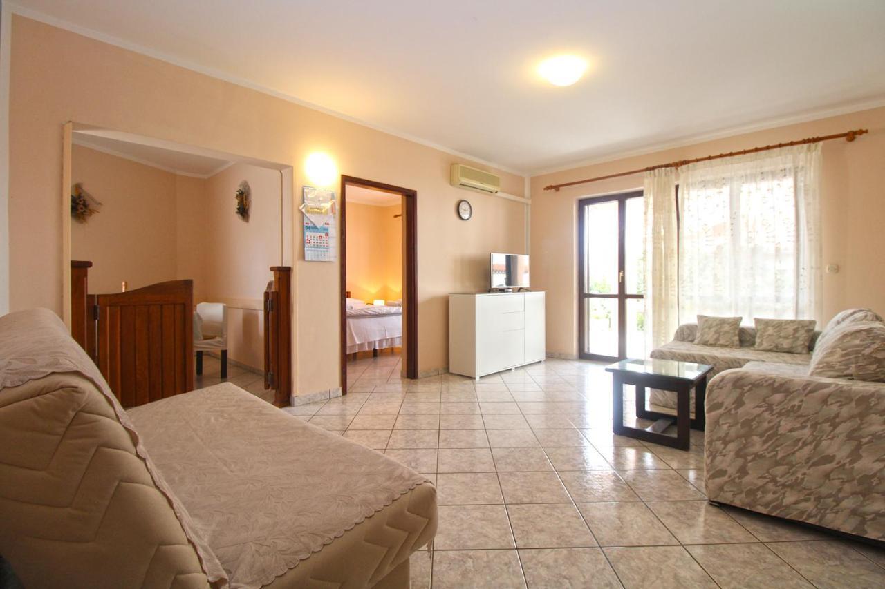 Apartment Mirela 2145 Fažana Eksteriør billede
